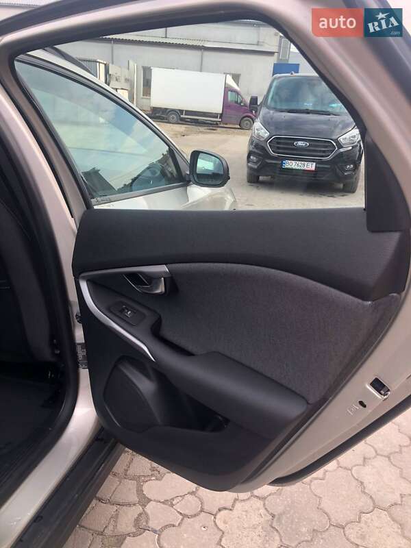 Хэтчбек Volvo V40 2018 в Ковеле