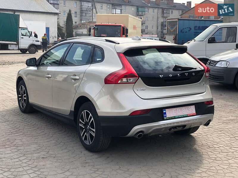 Хэтчбек Volvo V40 2018 в Ковеле