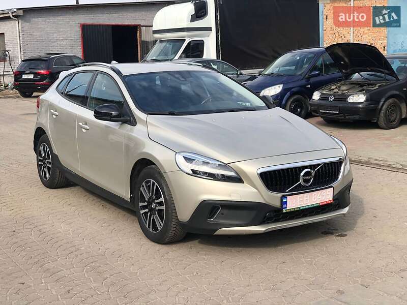 Хэтчбек Volvo V40 2018 в Ковеле