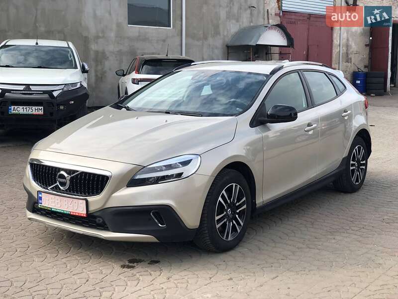 Хэтчбек Volvo V40 2018 в Ковеле