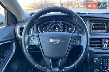 Хэтчбек Volvo V40 2013 в 