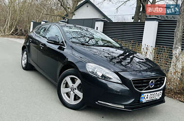 Хэтчбек Volvo V40 2014 в 