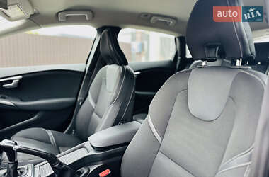 Хэтчбек Volvo V40 2014 в 