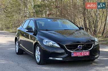 Хэтчбек Volvo V40 2013 в 