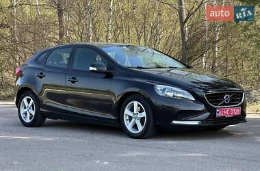 Хэтчбек Volvo V40 2013 в 