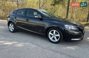 Хэтчбек Volvo V40 2013 в 