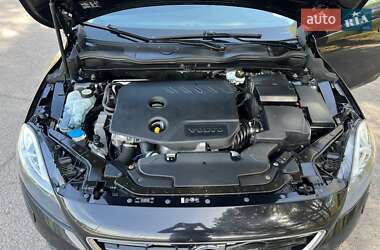 Хэтчбек Volvo V40 2013 в 