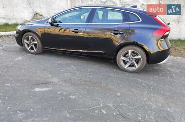Хэтчбек Volvo V40 2013 в 