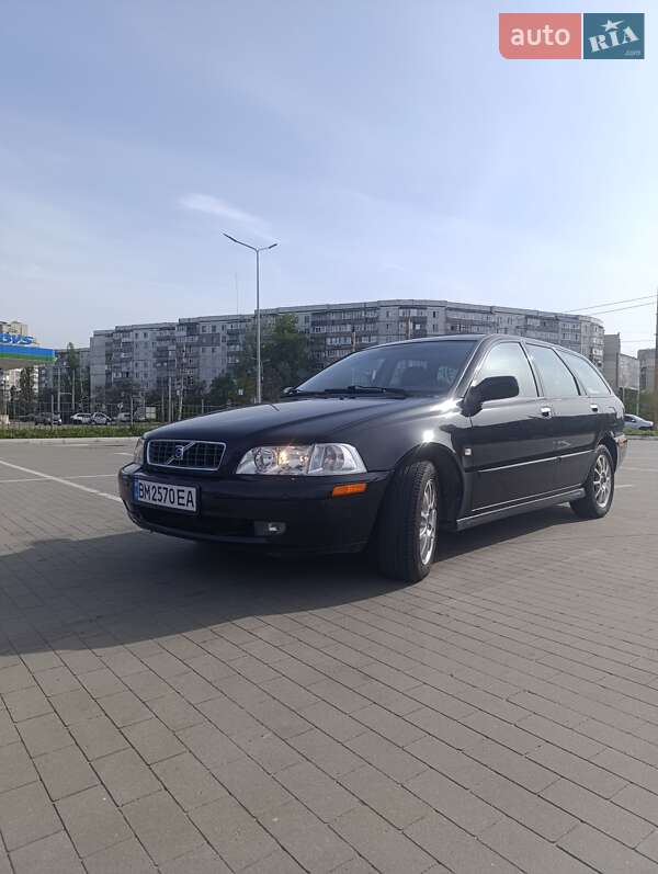 Volvo V40 2003