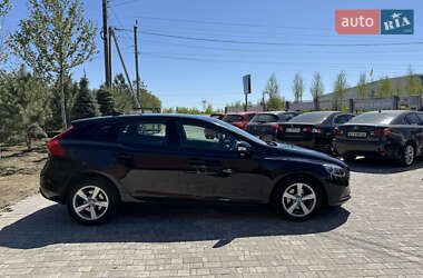Хэтчбек Volvo V40 2015 в 
