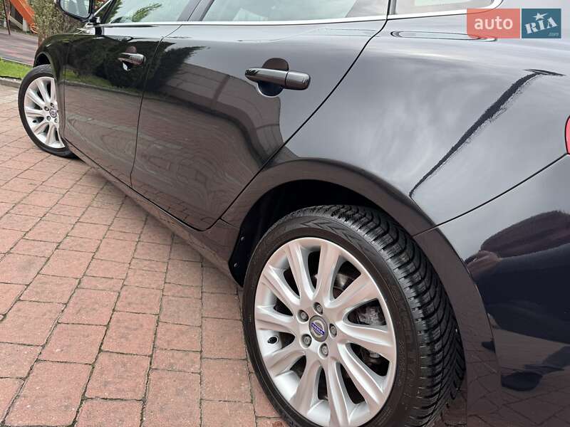 Хетчбек Volvo V40 2013 в Стрию