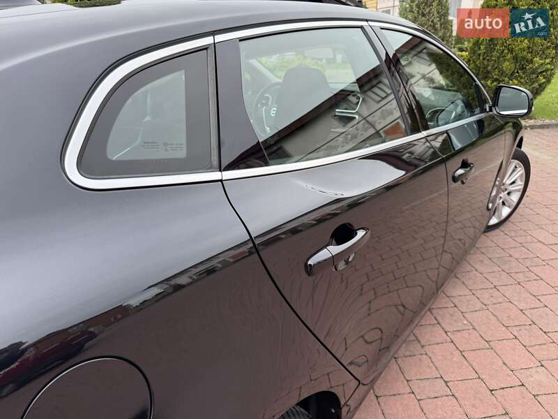 Хетчбек Volvo V40 2013 в Стрию