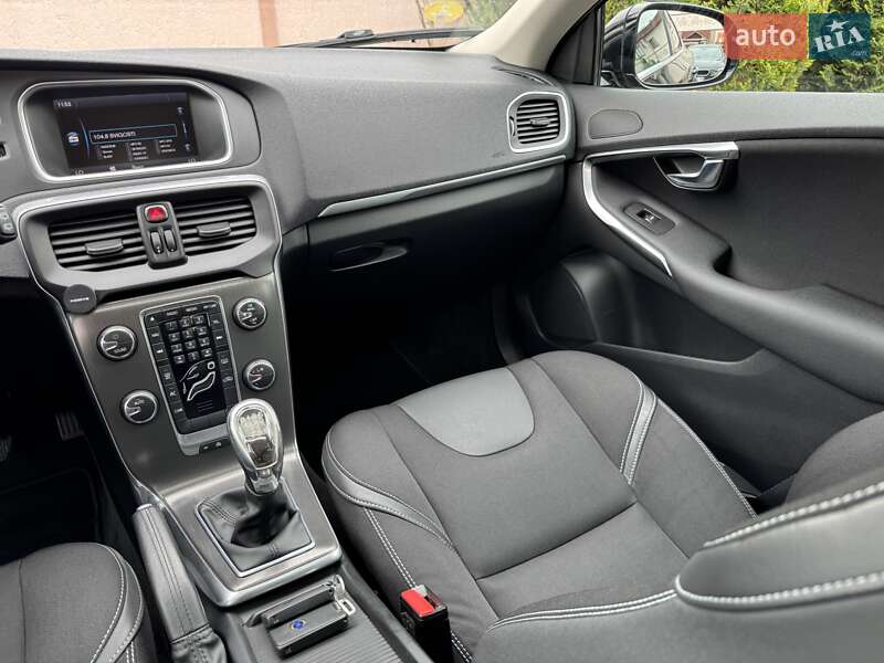 Хетчбек Volvo V40 2013 в Стрию