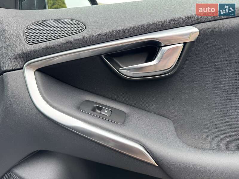 Хетчбек Volvo V40 2013 в Стрию