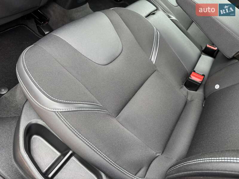 Хетчбек Volvo V40 2013 в Стрию