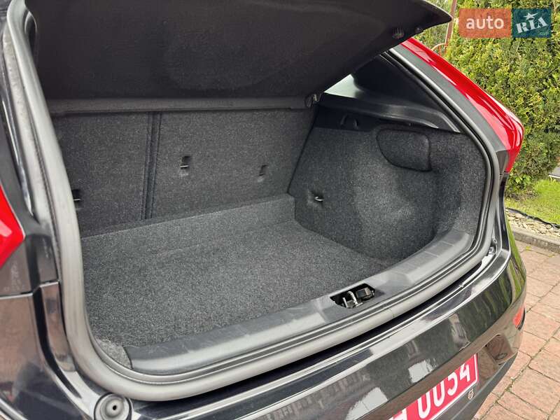 Хетчбек Volvo V40 2013 в Стрию