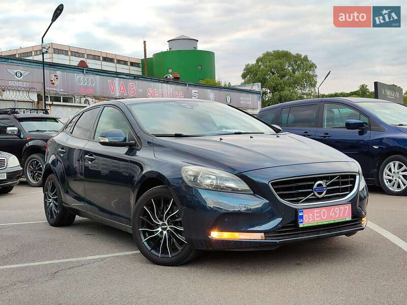 Хетчбек Volvo V40 2012 в Києві