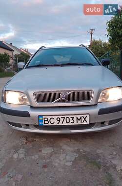 Универсал Volvo V40 2000 в 