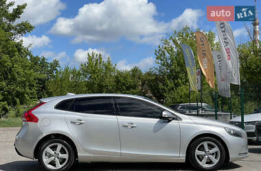 Хэтчбек Volvo V40 2014 в 
