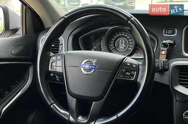 Хэтчбек Volvo V40 2014 в 