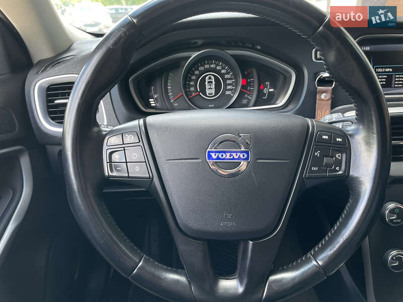 Хэтчбек Volvo V40 2014 в Бердичеве