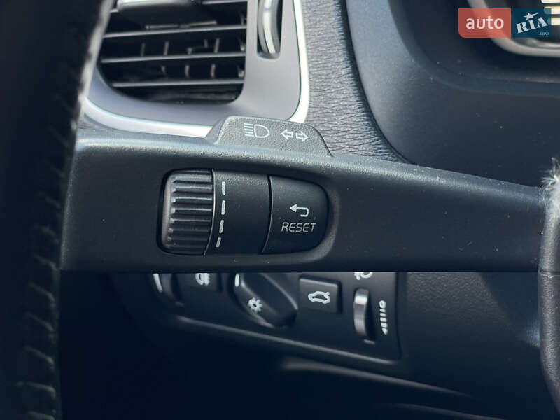 Хэтчбек Volvo V40 2014 в Бердичеве