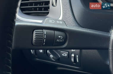 Хэтчбек Volvo V40 2014 в 