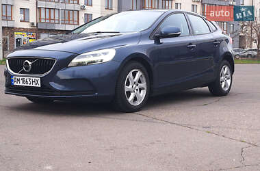 Хэтчбек Volvo V40 2018 в Одессе