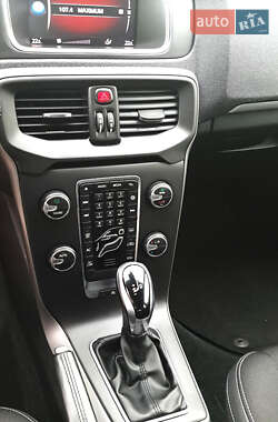 Хетчбек Volvo V40 2018 в 