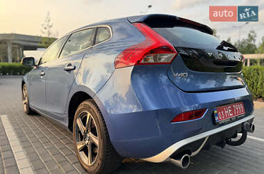 Хэтчбек Volvo V40 2017 в 