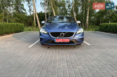 Хэтчбек Volvo V40 2017 в 