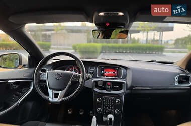 Хэтчбек Volvo V40 2017 в 