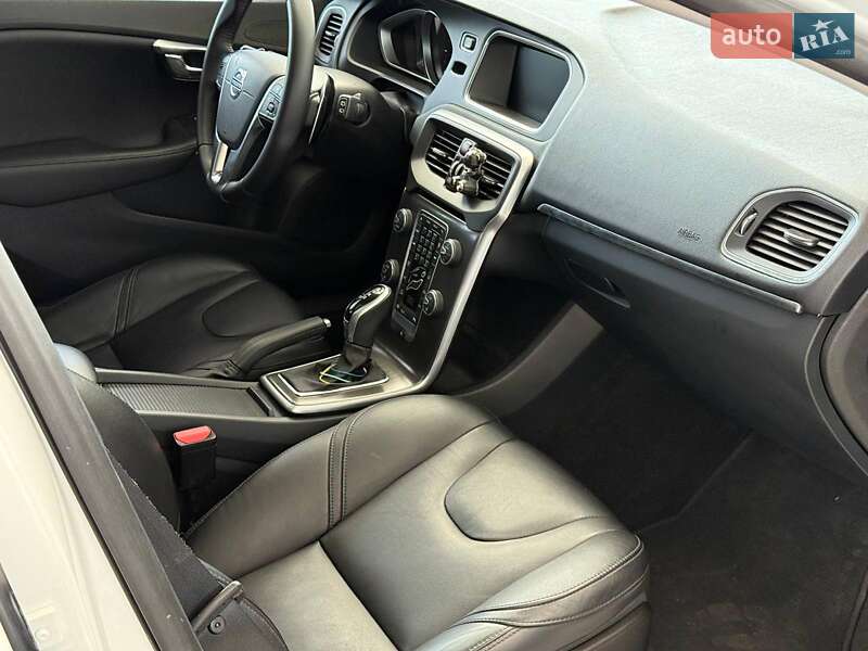 Хэтчбек Volvo V40 2018 в Одессе