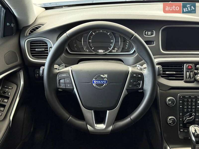 Хэтчбек Volvo V40 2018 в Одессе