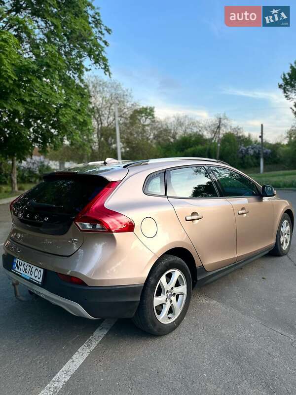 Хетчбек Volvo V40 2014 в Шполі