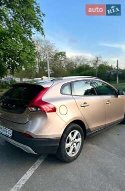 Хэтчбек Volvo V40 2014 в 