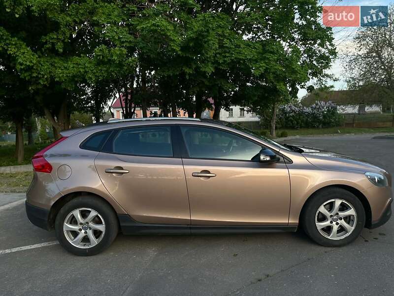 Хетчбек Volvo V40 2014 в Шполі
