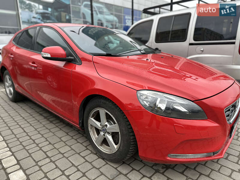 Хэтчбек Volvo V40 2013 в Львове