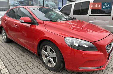 Хэтчбек Volvo V40 2013 в 