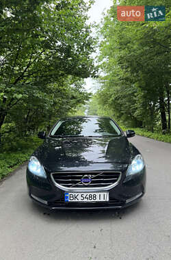 Хетчбек Volvo V40 2014 в Сарнах