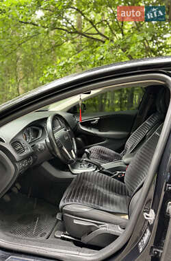 Хэтчбек Volvo V40 2014 в 