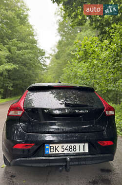 Хэтчбек Volvo V40 2014 в 