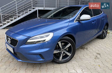 Хэтчбек Volvo V40 2017 в Киеве
