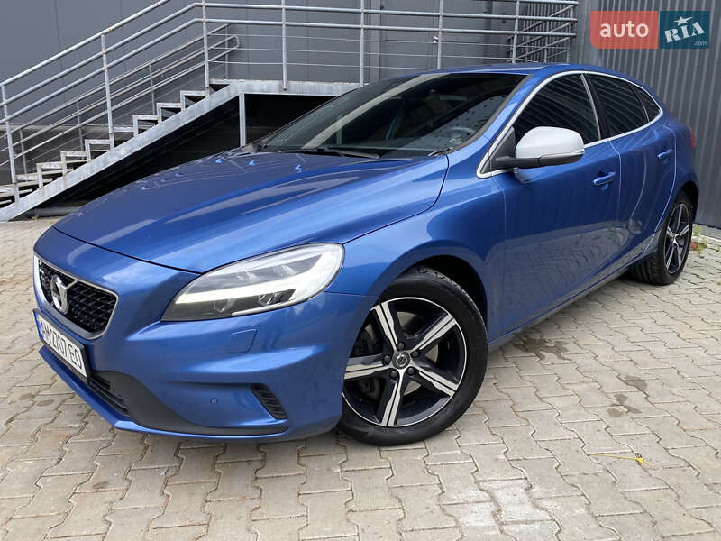 Хэтчбек Volvo V40 2017 в Киеве