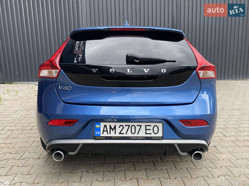 Хэтчбек Volvo V40 2017 в Киеве