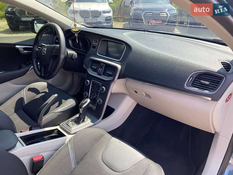 Хэтчбек Volvo V40 2013 в Львове фото 9 Хэтчбек Volvo V40 2013 в Львове
