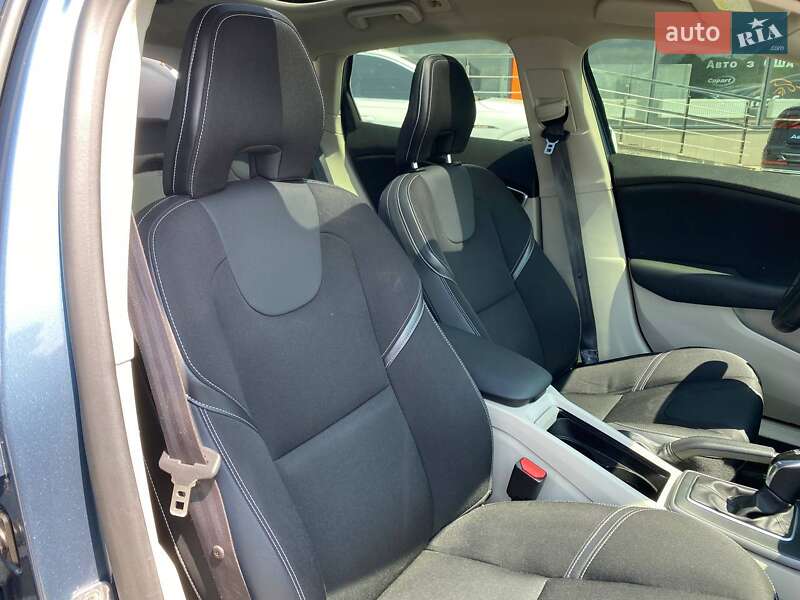 Хэтчбек Volvo V40 2013 в Львове фото 26 Хэтчбек Volvo V40 2013 в Львове