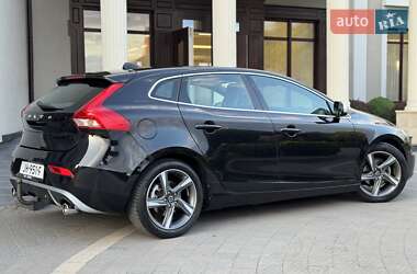 Хэтчбек Volvo V40 2013 в 