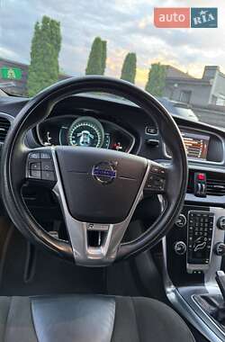 Хэтчбек Volvo V40 2013 в 