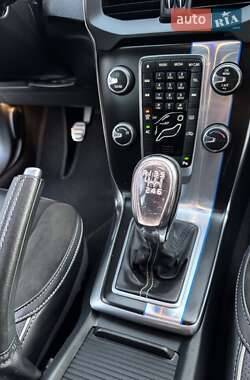 Хэтчбек Volvo V40 2013 в 